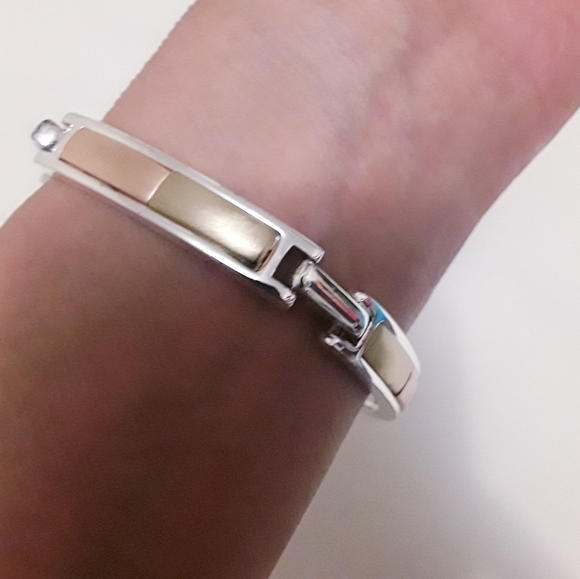 LIZ CLAIBORNE MATTE GOLD & BRONZE METALLIC BRACELET/EARRING SET - Picture 6 of 10